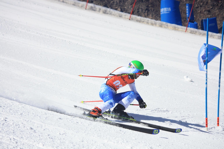 新浪杯高山滑雪公开赛太舞总决赛男子双板高光时刻