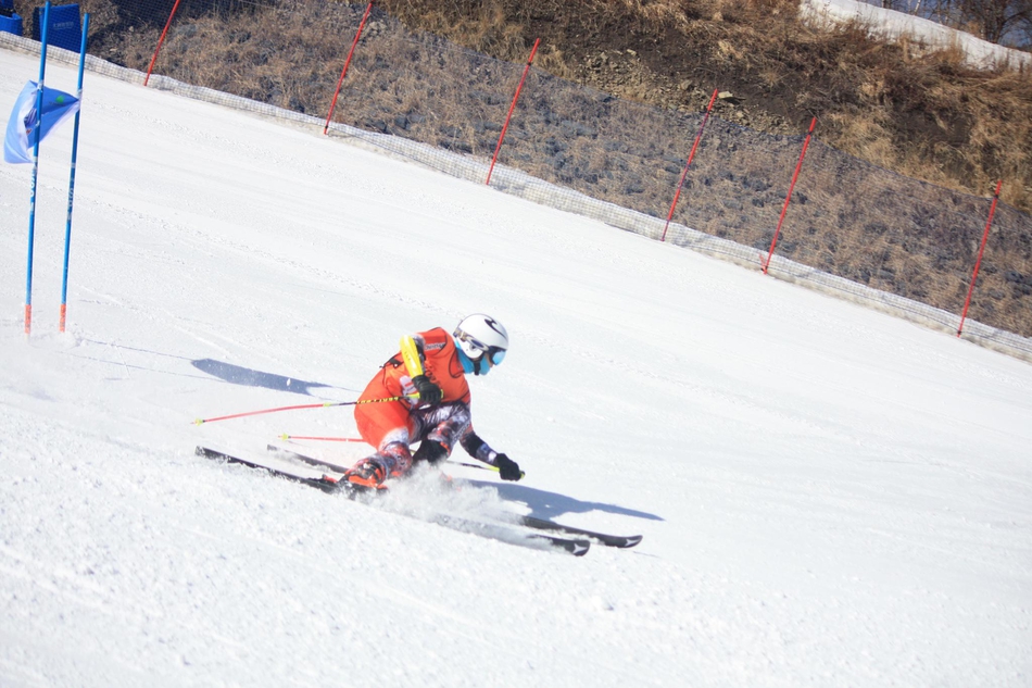 新浪杯高山滑雪公开赛太舞总决赛男子双板高光时刻
