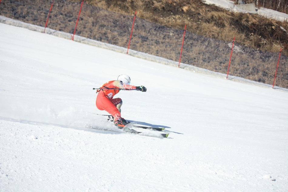 新浪杯高山滑雪公开赛太舞总决赛男子双板高光时刻