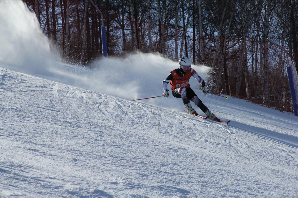 新浪杯高山滑雪公开赛万龙站双板精彩瞬间