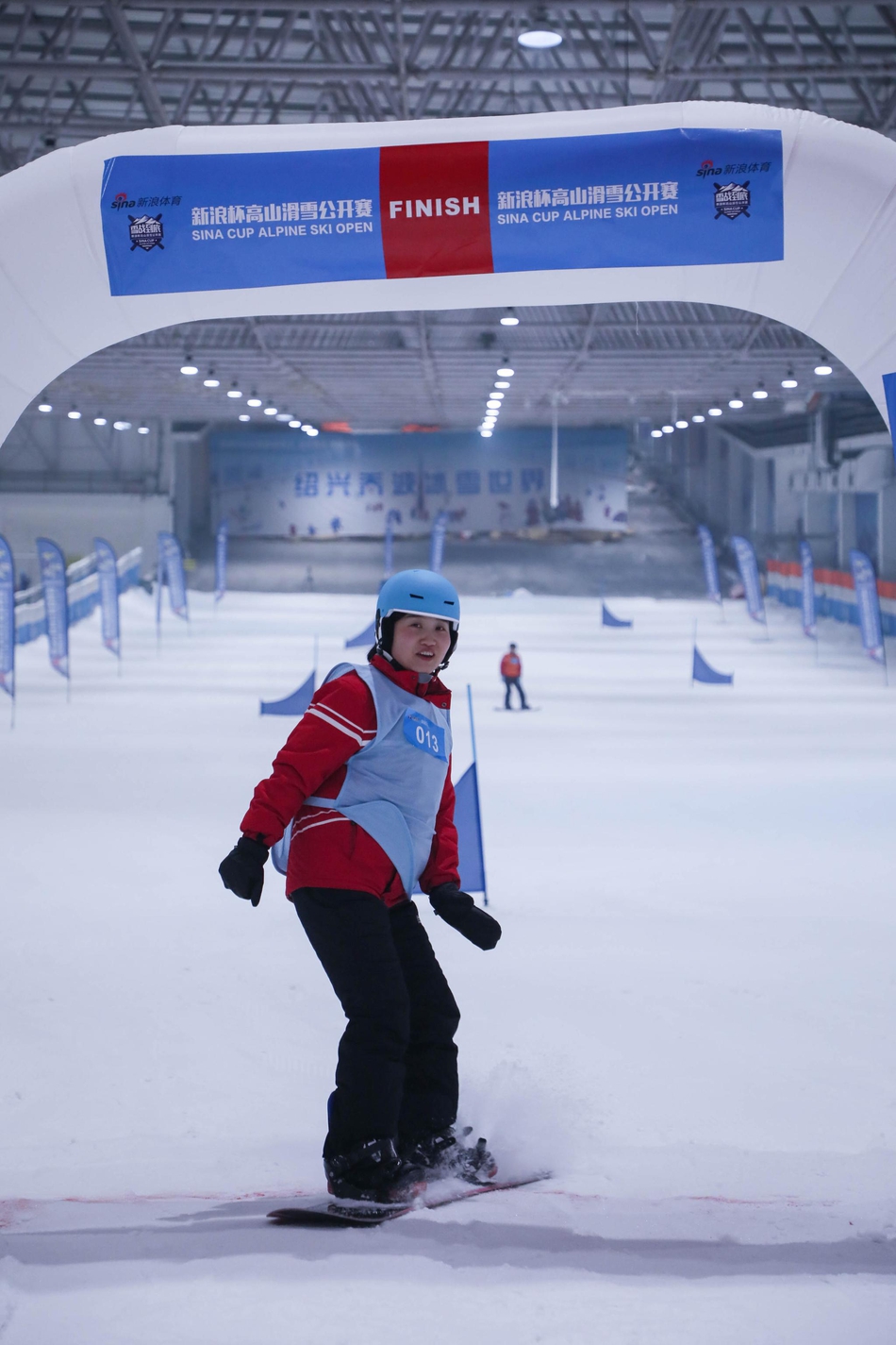新浪杯高山滑雪公开赛绍兴乔波站比赛精彩瞬间