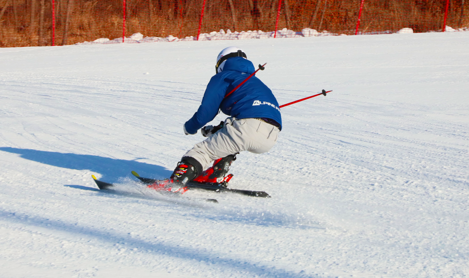 新浪杯高山滑雪公开赛沈阳怪坡站双板精彩瞬间