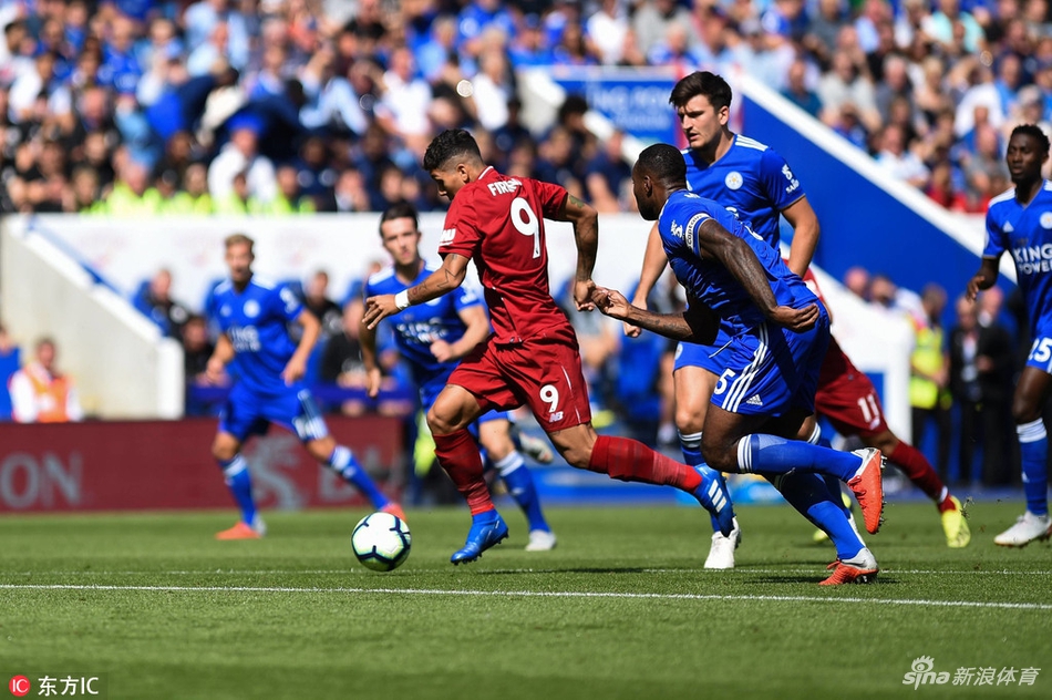 菲尔米诺带球突破