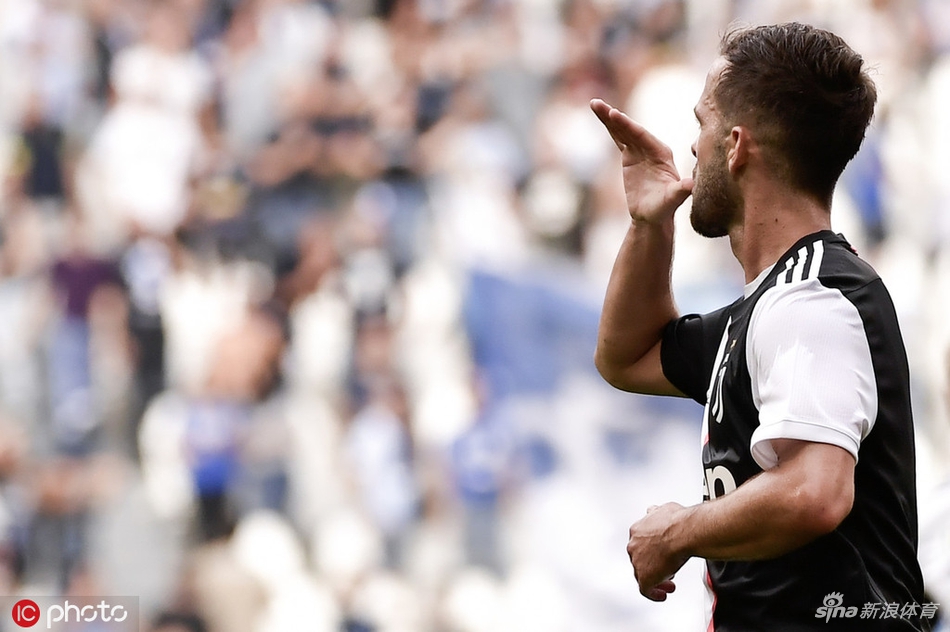 迪巴拉庆祝进球