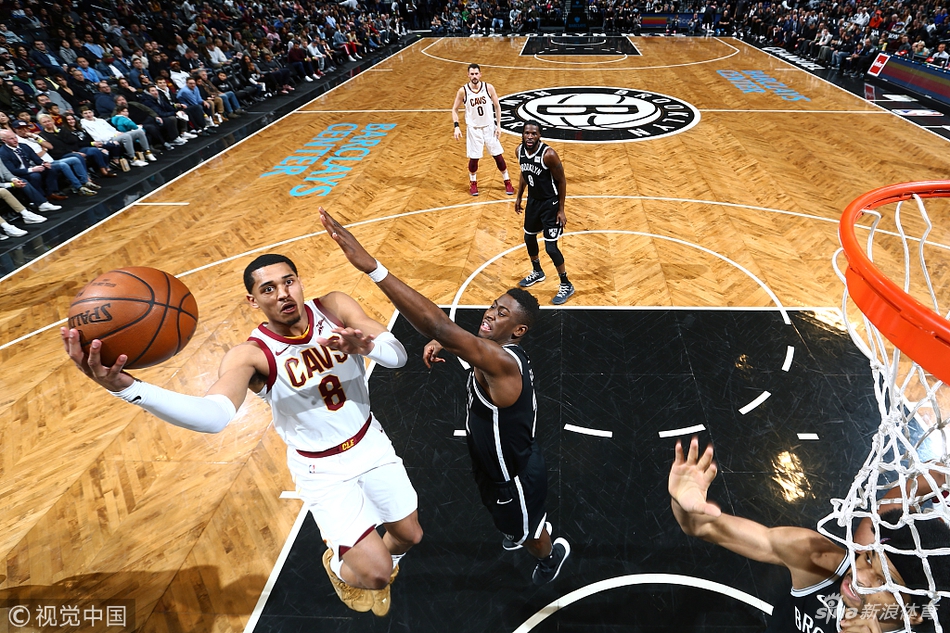 克拉克森突破上篮