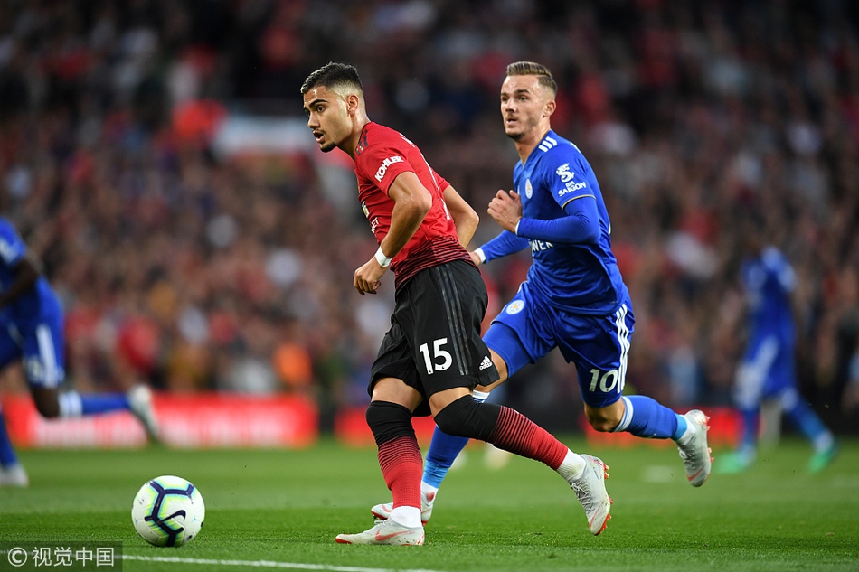 佩雷拉带球突破