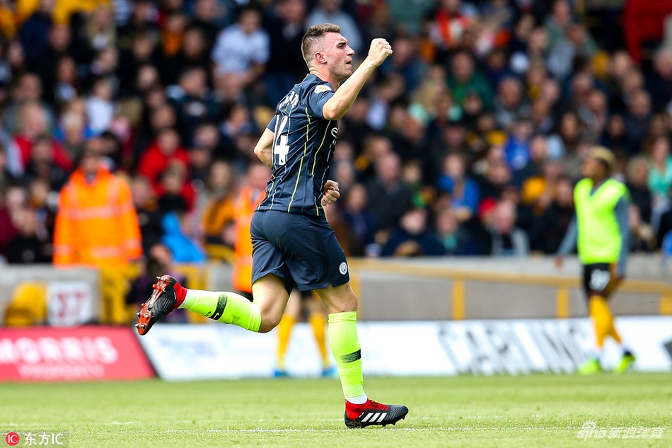 拉波尔特握拳庆祝