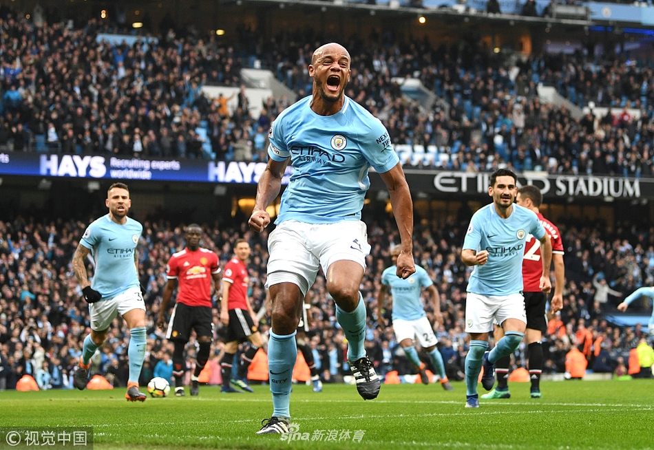 孔帕尼怒吼庆祝