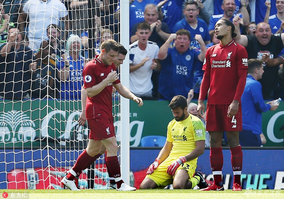 利物浦失误丢球