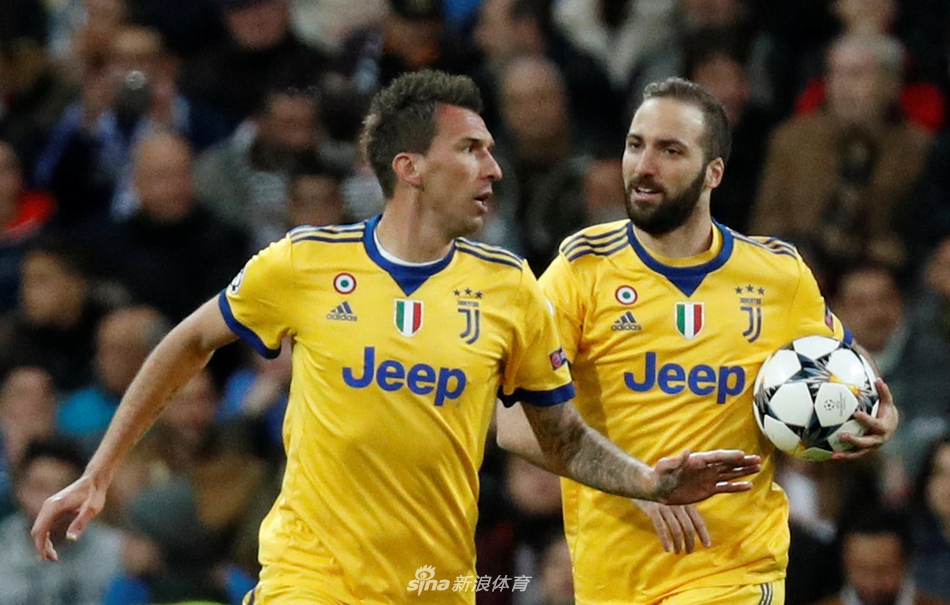 曼朱基齐首发闪电破门