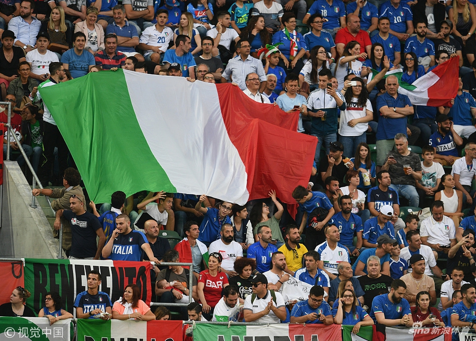 球迷助威意大利