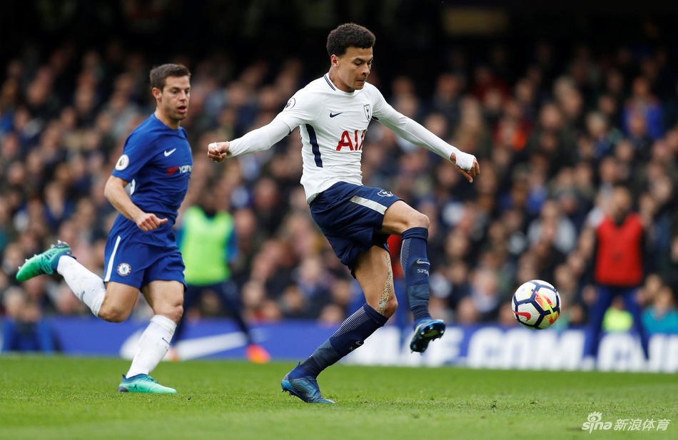 阿里单刀破门反超比分