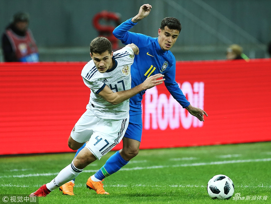 库蒂尼奥积极拼抢