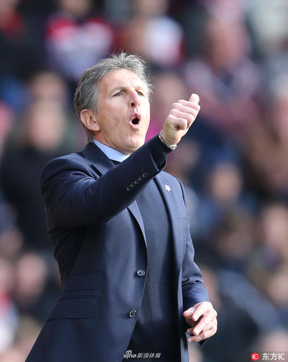 皮埃尔场边指挥