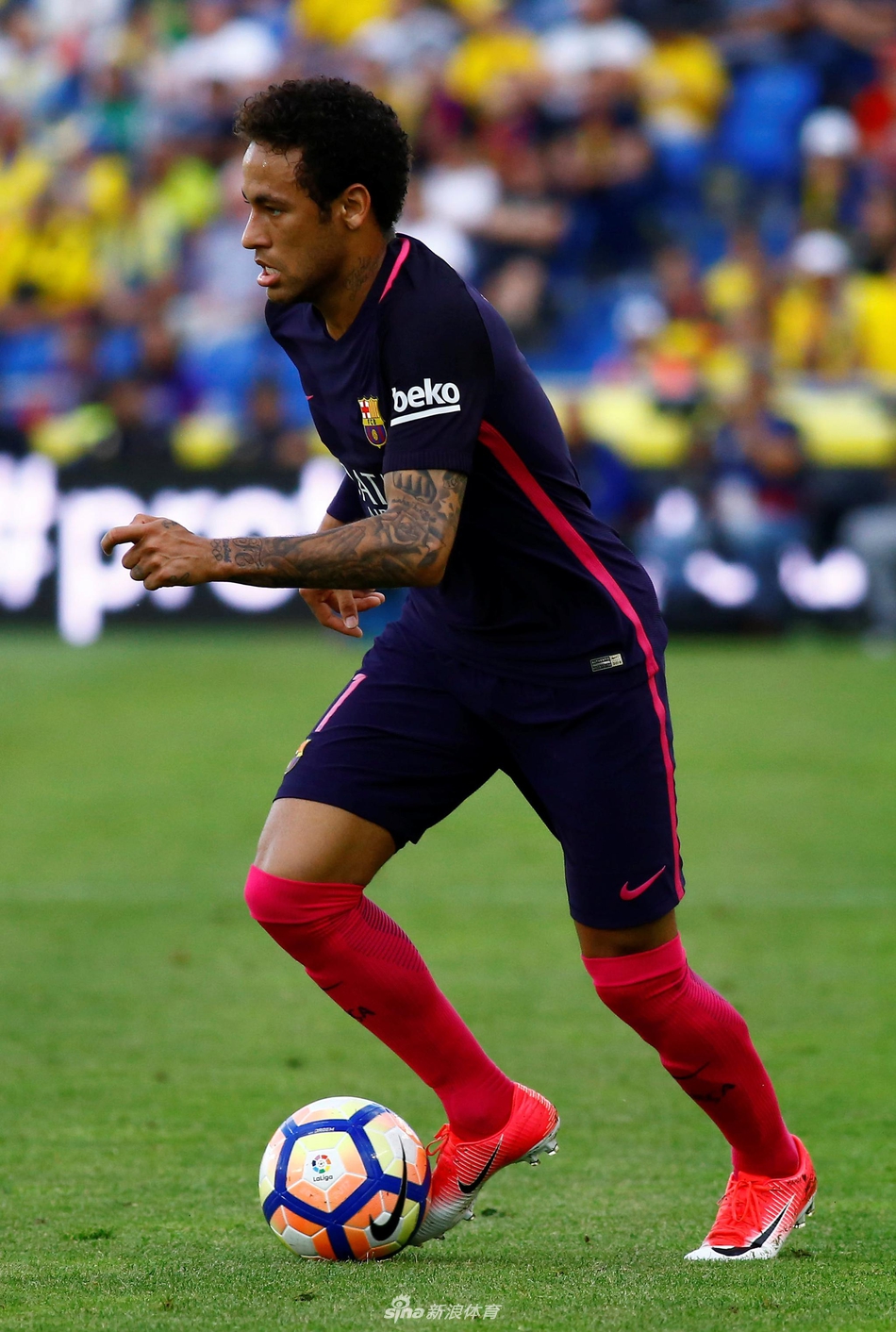 伊涅斯塔前场组织