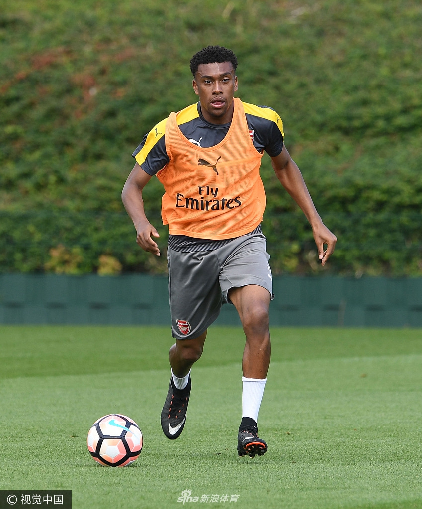 伊沃比热身训练