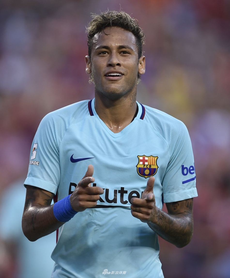 内马尔庆祝进球 支持   键翻阅图片 列表查看 大图 全屏观看 1 / 19