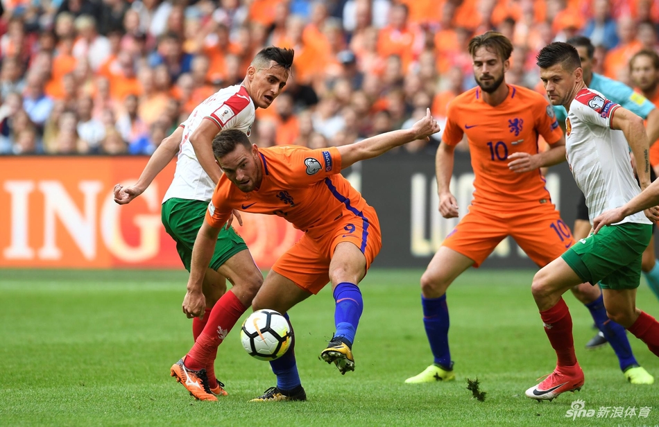 [世预赛]荷兰3-1保加利亚_高清图集_新浪网