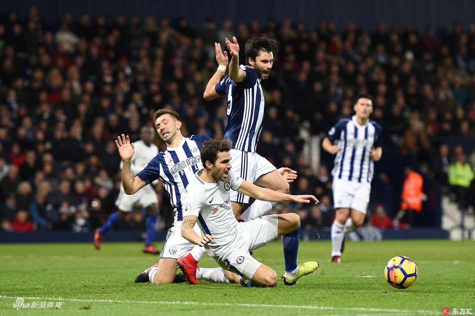 双方激烈身体对抗