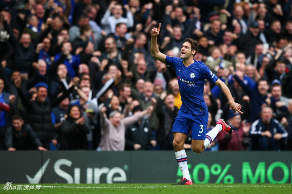 阿隆索庆祝破门