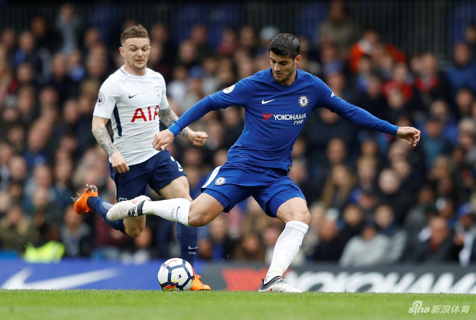 莫拉塔起脚打门