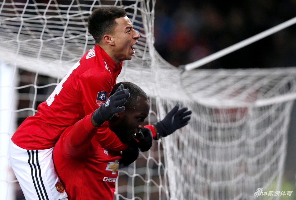 卢卡库将球队扛在肩上