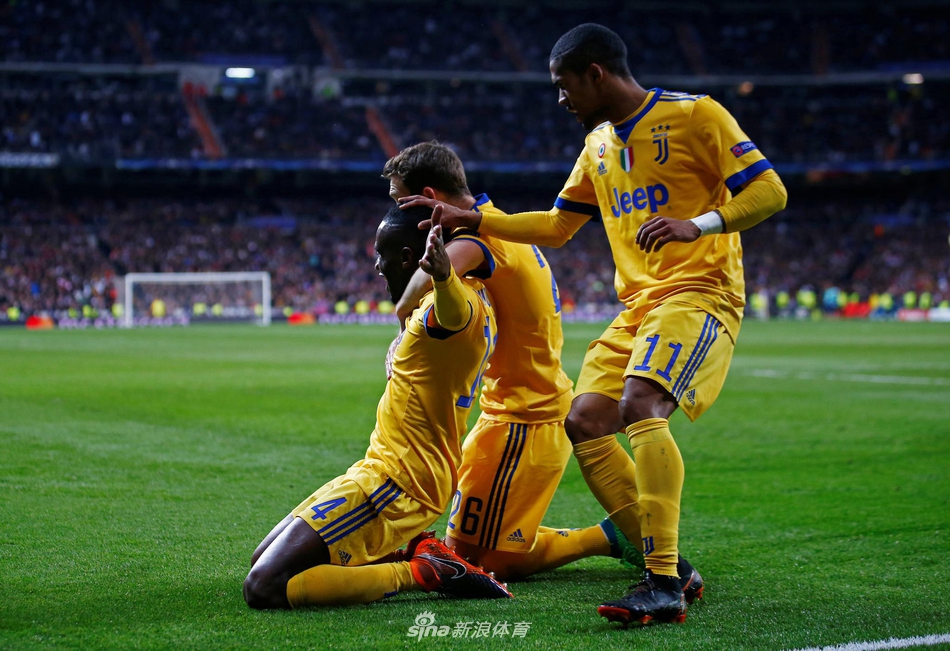 马图伊迪滑跪庆祝