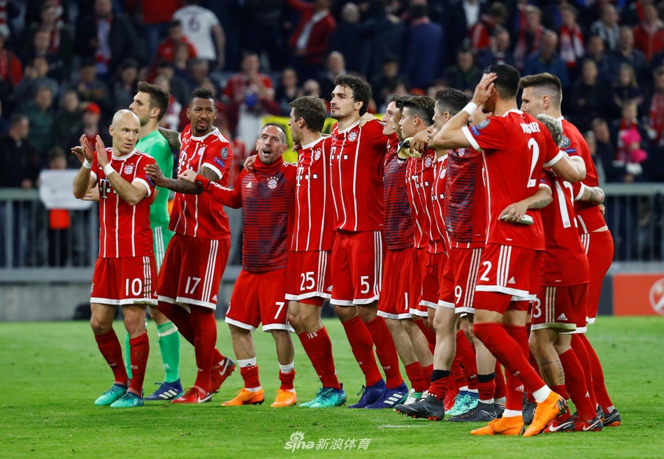 拜仁庆祝晋级