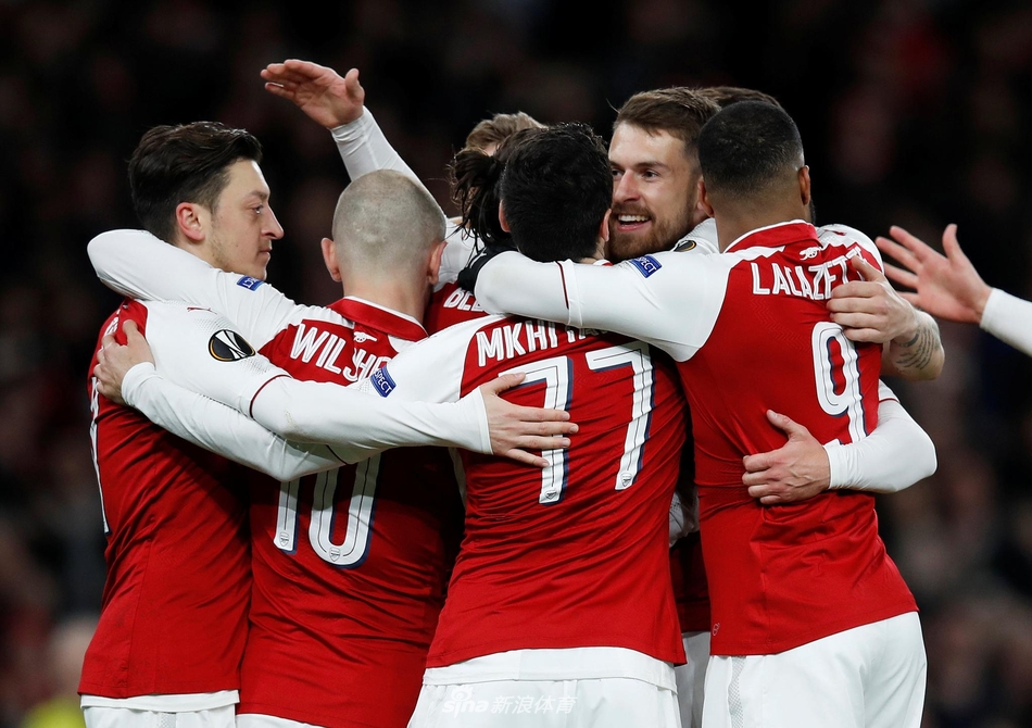 阿森纳众将庆祝