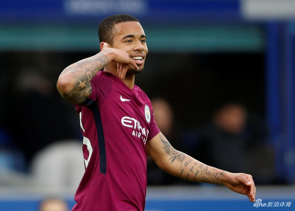 热苏斯为队友打call