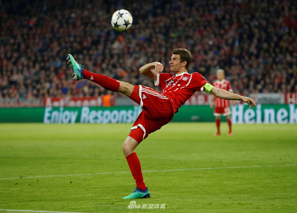 穆勒倒钩来一脚