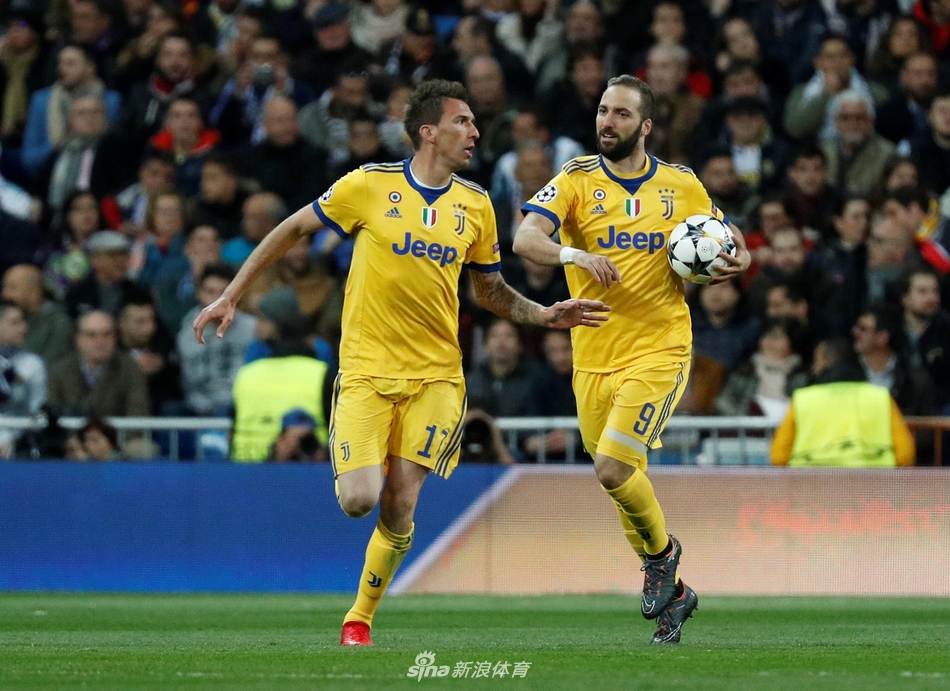 慢猪与西瓜庆祝