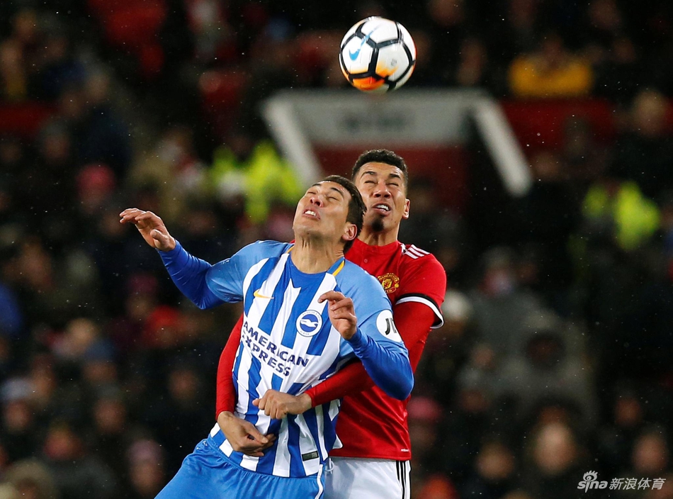 斯莫林从身后来个抱抱