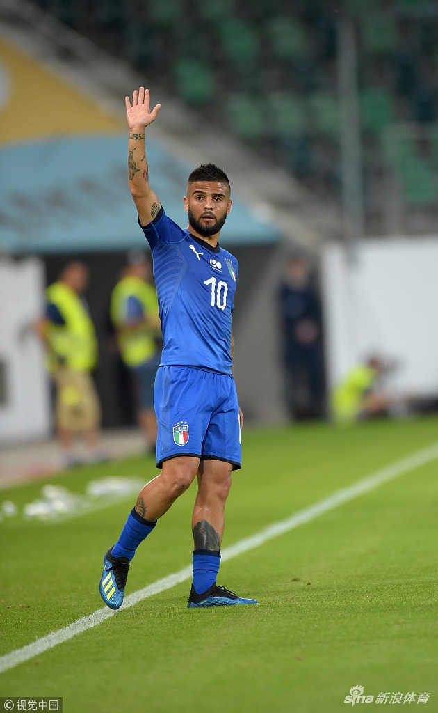 因西涅指挥队友