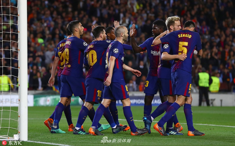 巴萨众将庆祝