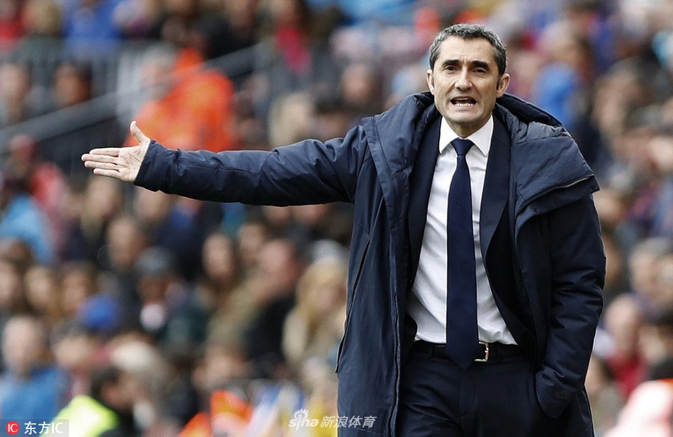 巴尔韦德摊手示意