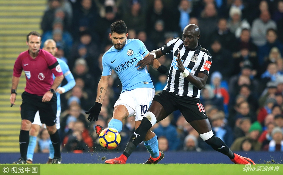 阿圭罗前场突破