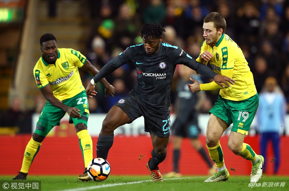 巴舒亚伊背身护球