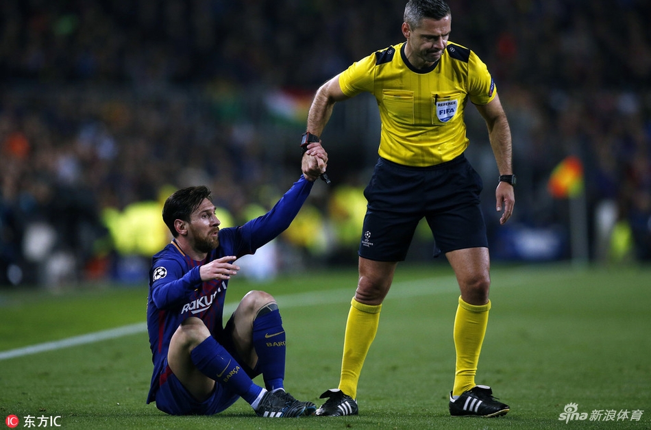 裁判拉梅西起来