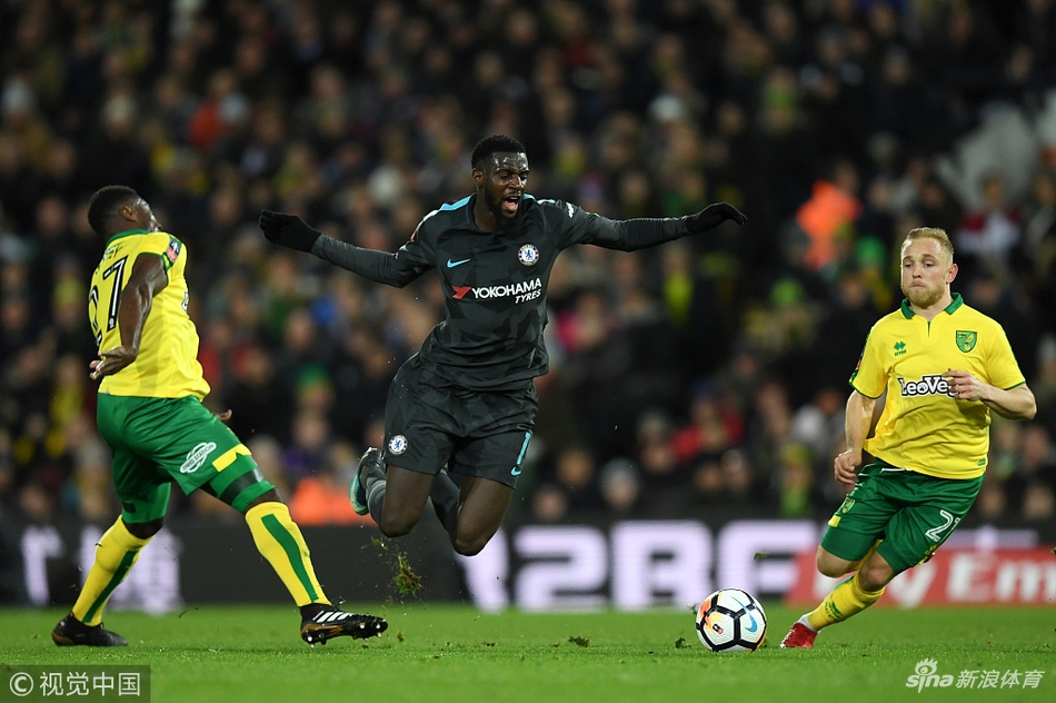 巴卡约科遭遇铲抢