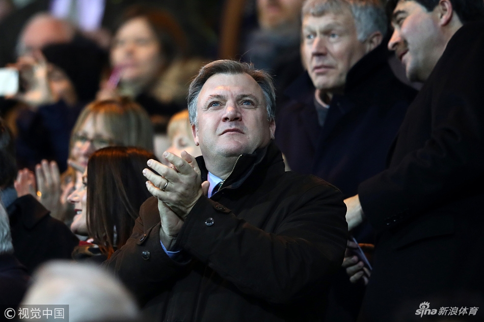 前英国议会议员埃德-鲍斯观战