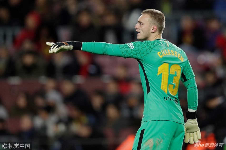 西莱森场边指挥