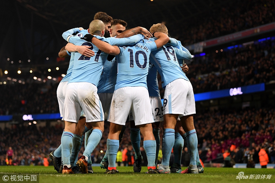 曼城众将庆祝胜利