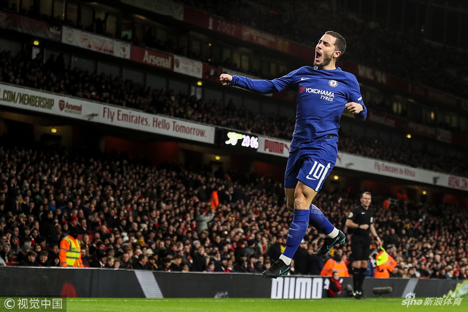 阿扎尔破门庆祝