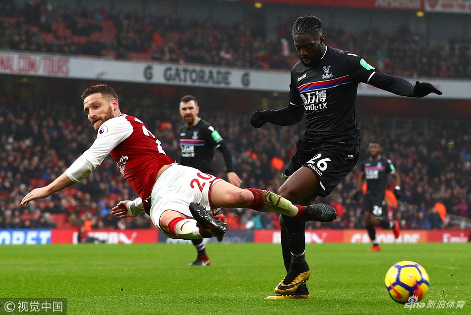 巴卡里-萨科对抗穆斯塔菲