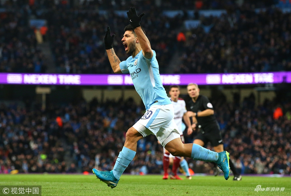 阿圭罗梅开二度