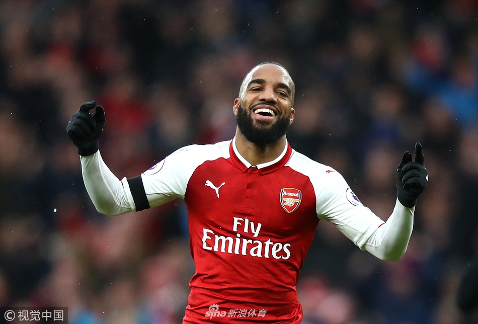 拉卡泽特笑容满面