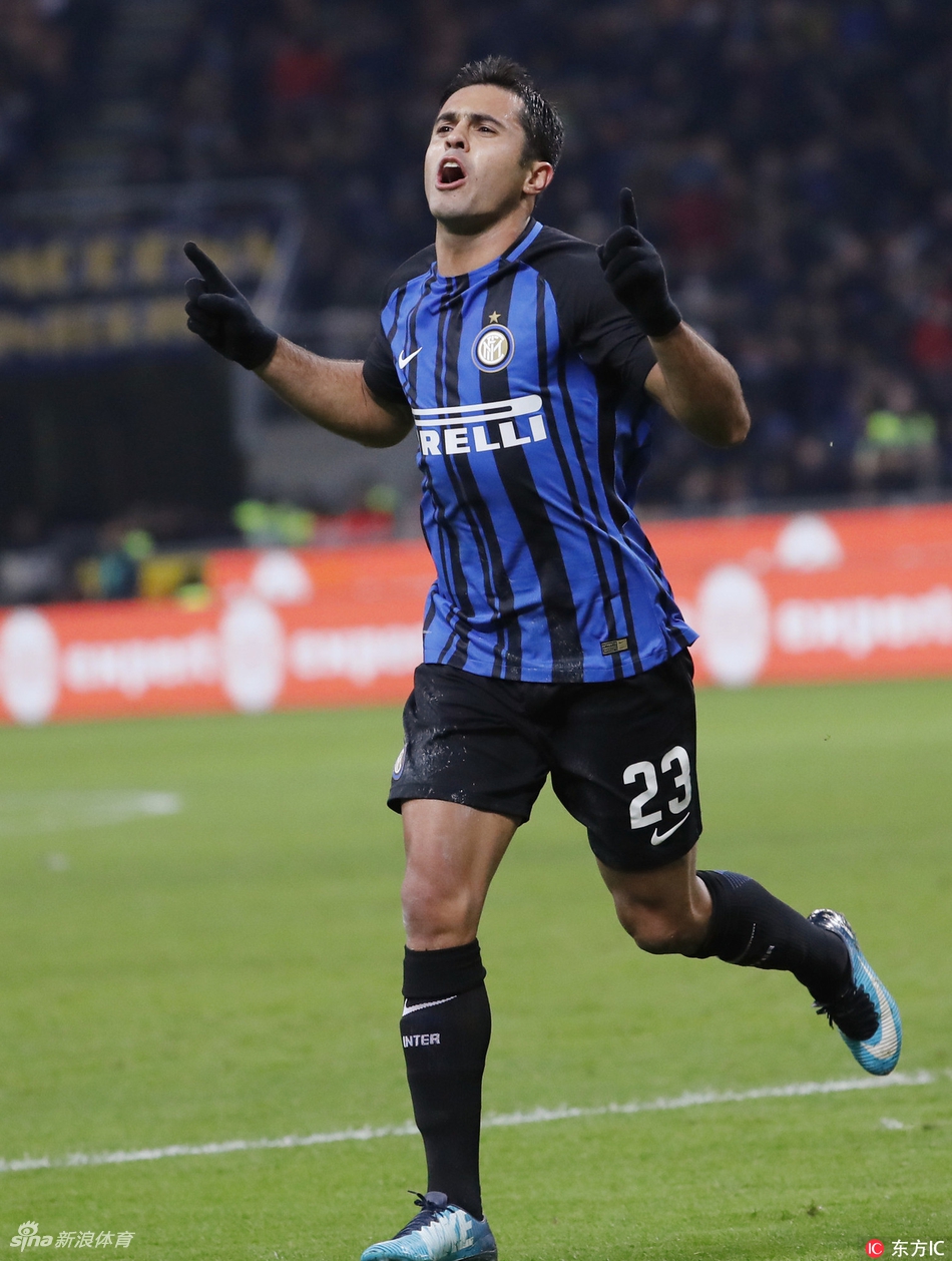 埃德尔庆祝进球