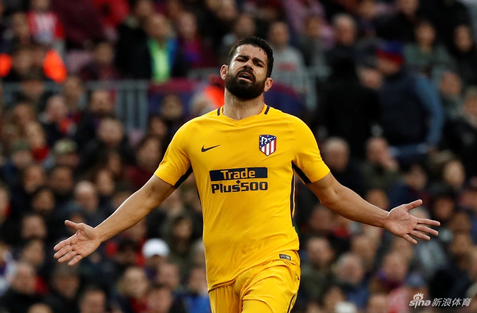 科斯塔一脸沮丧