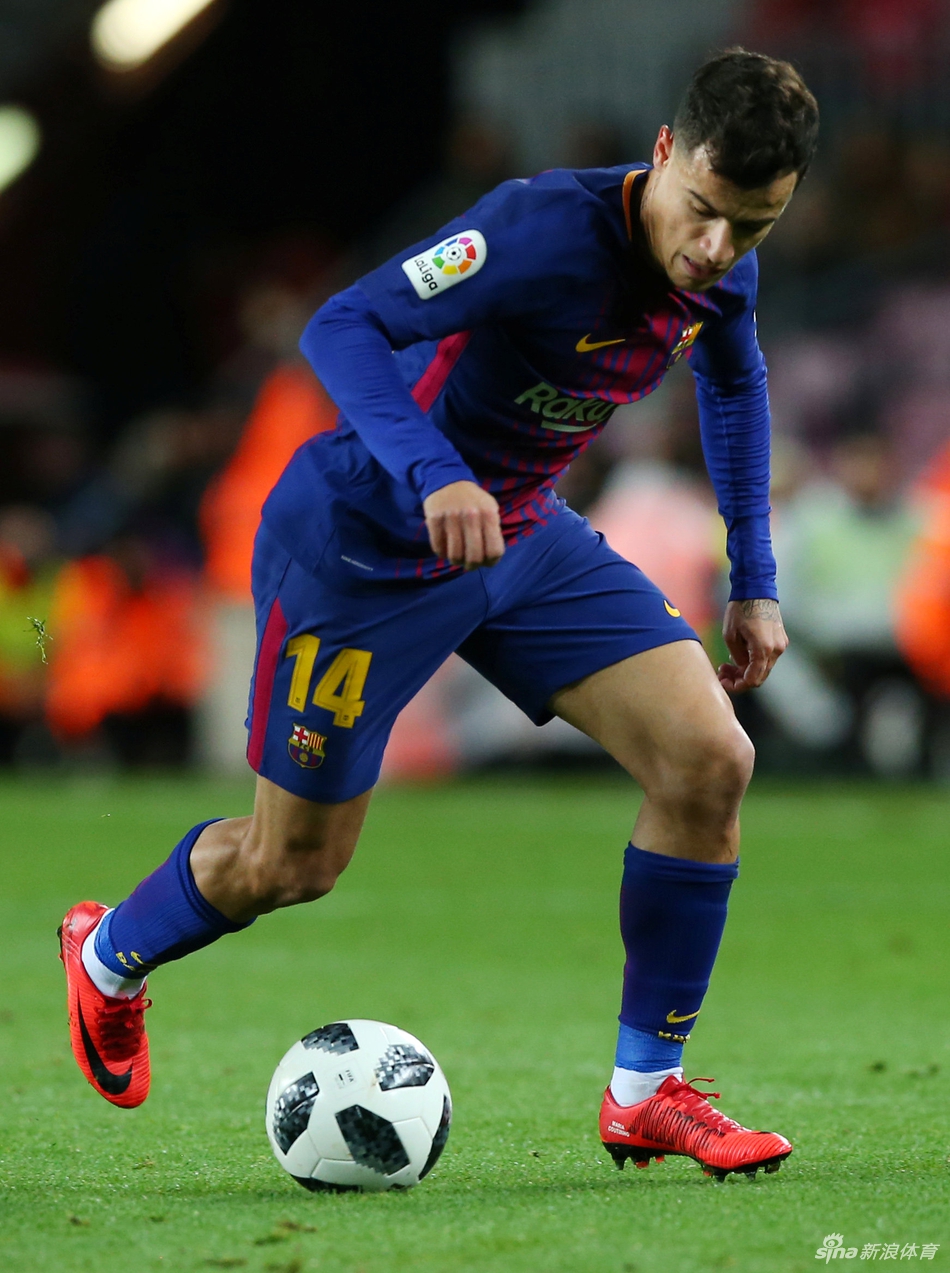 库蒂尼奥带球突破